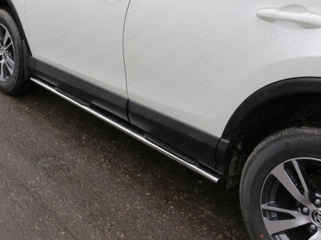 Toyota RAV4 2015 Пороги овальные с накладкой 75х42 мм